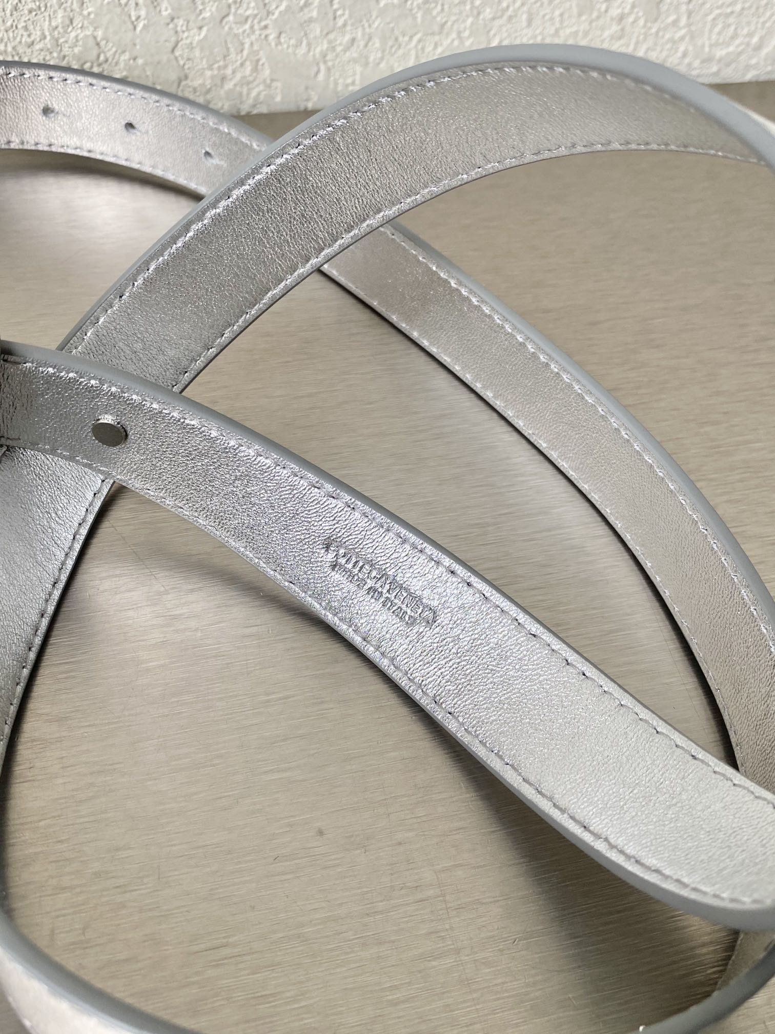 Bottega Veneta Mini Cassette Crossbody Bag Silver. For Women. Women-s Bags 6.9in/17.5cm - Soul Replicas