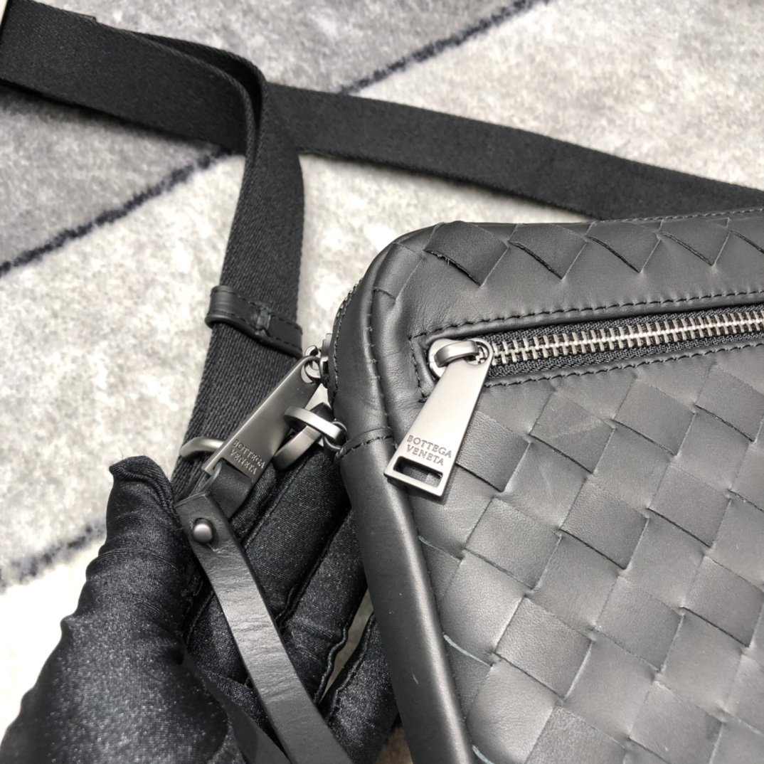 Bottega Veneta Classic Intrecciato Black. For Women. Women's Bags 9.6in/24.5cm - Soul Replicas