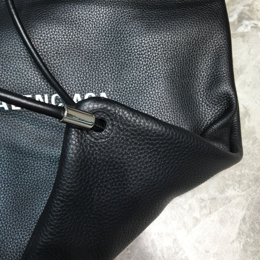 Balenciaga Everyday Drawstring Backpack In Black. For Women. Women-s Bags 18.5in/47cm - Soul Replicas