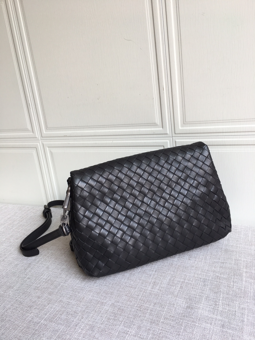 Bottega Veneta Classic Intrecciato Black. For Women. Women's Bags 8.9in/22.5cm - Soul Replicas