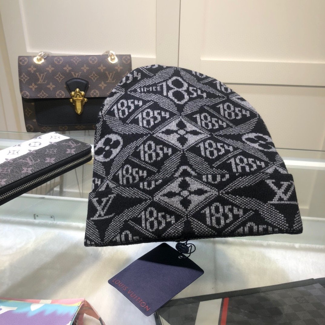 Louis Vuitton Beanie In Black LV Headwear - Soul Replicas