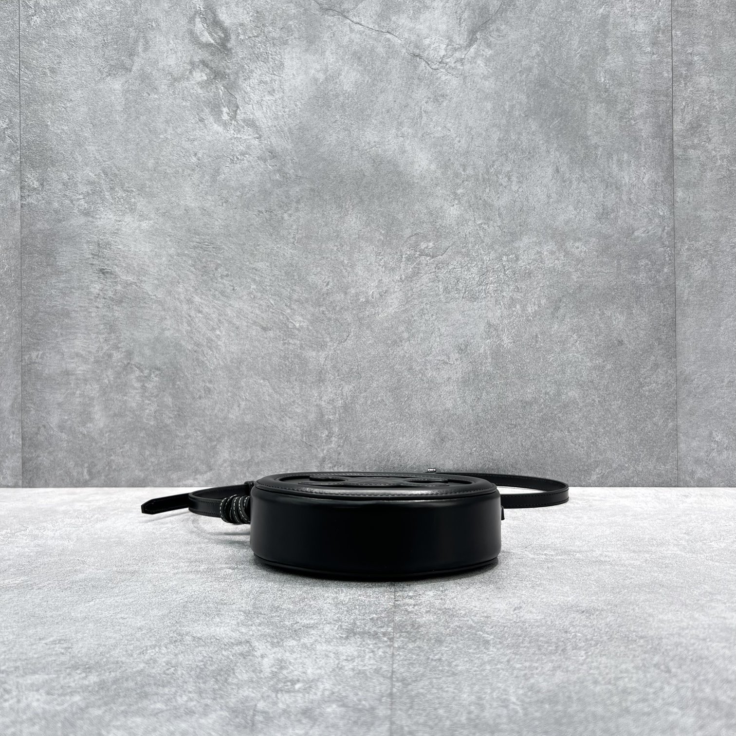 Celine Crossbody Oval Purse Cuir Triomphe Black For Women 6in/16cm 10I703DPQ.38NO - Soul Replicas