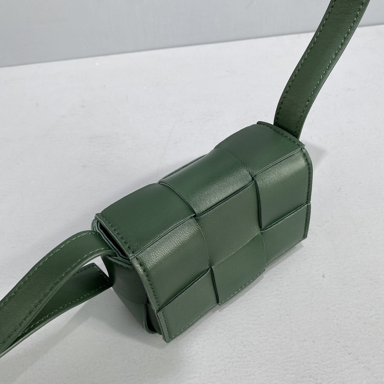 Bottega Veneta Candy Cassette Dark Green. For Women. Women-s Bags 4.7in/12cm - Soul Replicas