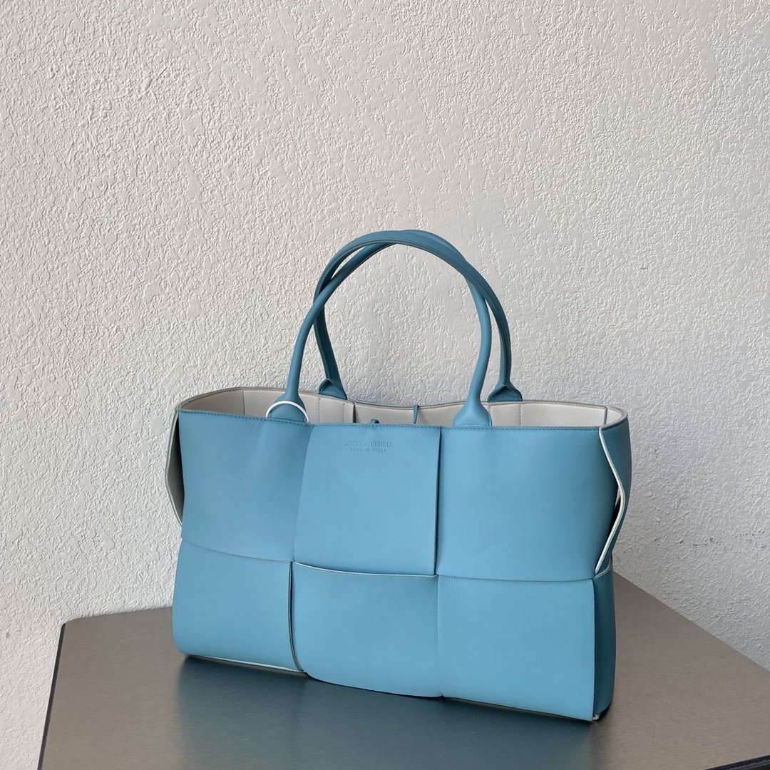 Bottega Veneta Arco Tote Bag For Women 16.14in/41cm In Blue - Soul Replicas