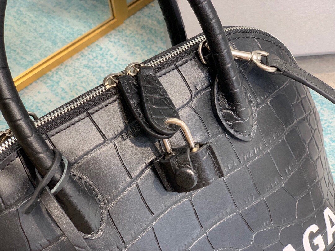 Balenciaga Ville XXS Handbag In Black. For Women. Women-s Bags 8.6in/22cm - Soul Replicas