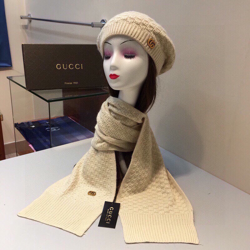 Gucci Beanie & Scarf Set In Beige - Soul Replicas