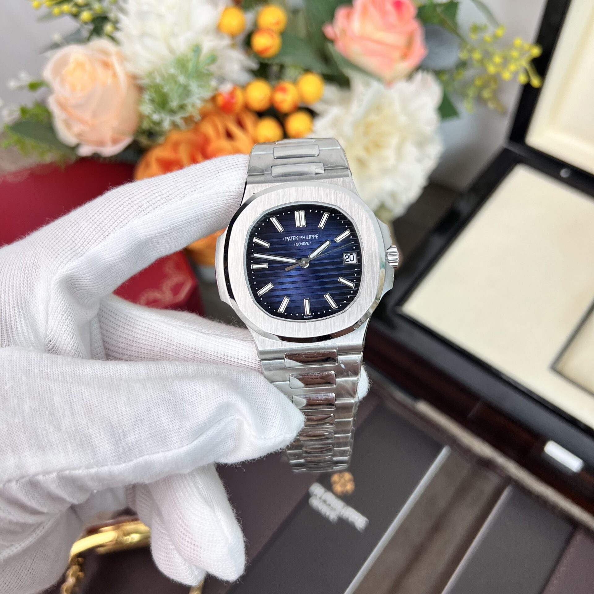 Patek Philippe Nautilus 5711 Replica Watch Refined Full Like Auth 40mm - Soul Replicas