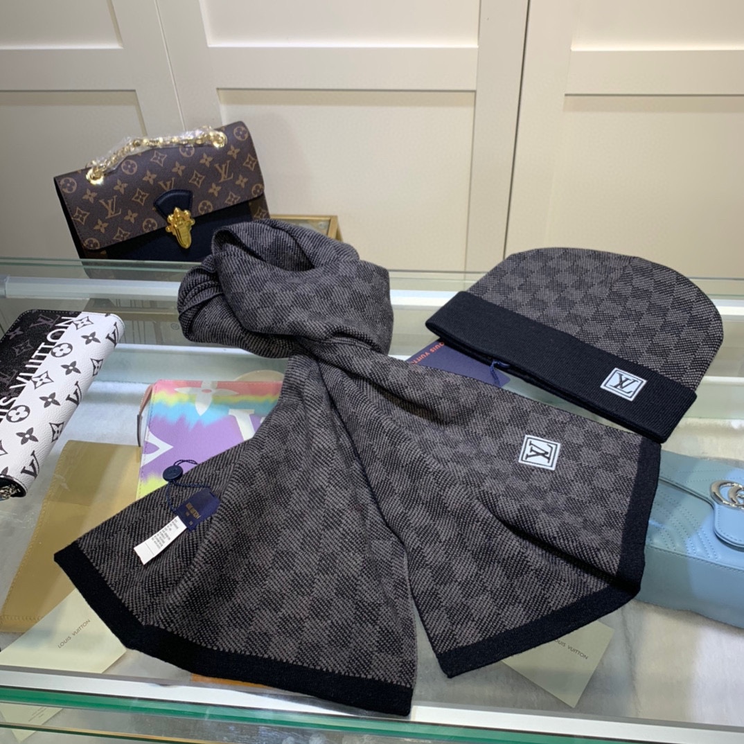 Louis Vuitton Beanie & Scarf Set In Black - Soul Replicas