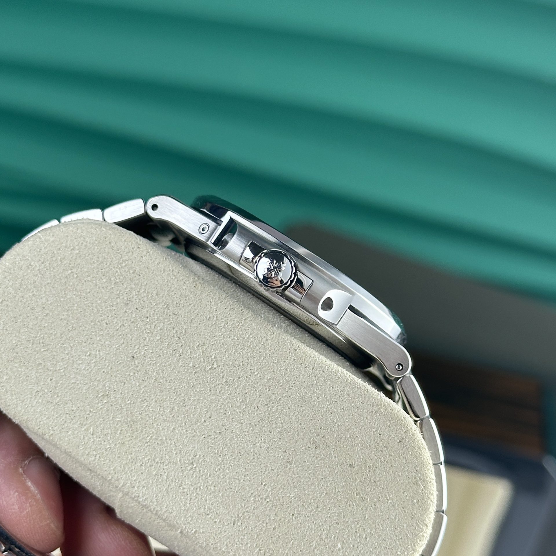 Patek Philippe Best Replica Watch Nautilus 5712 Custom Authentic Details 40mm - Soul Replicas