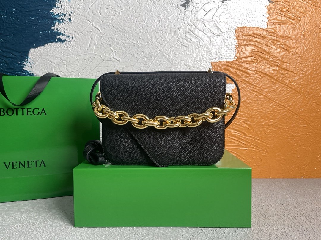 Bottega Veneta Mount Black. For Women. Women's Bags 8.3in/21cm 667399V12M08425 - Soul Replicas