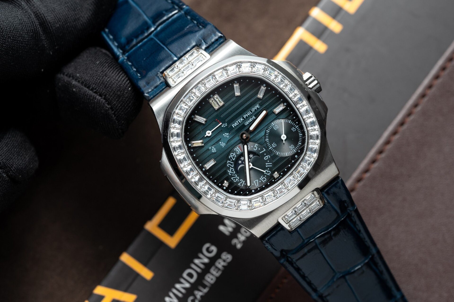 Patek Philippe Nautilus 5724G Replica Watch Blue GRF 40mm - Soul Replicas