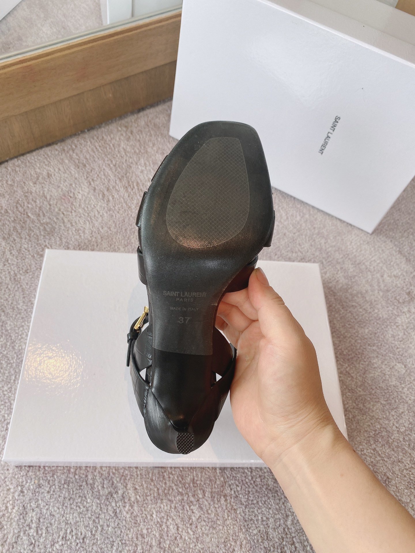 Yves Saint Laurent Women's Tribute Sandals Black For Women YSL 6206731YQ001000 - Soul Replicas