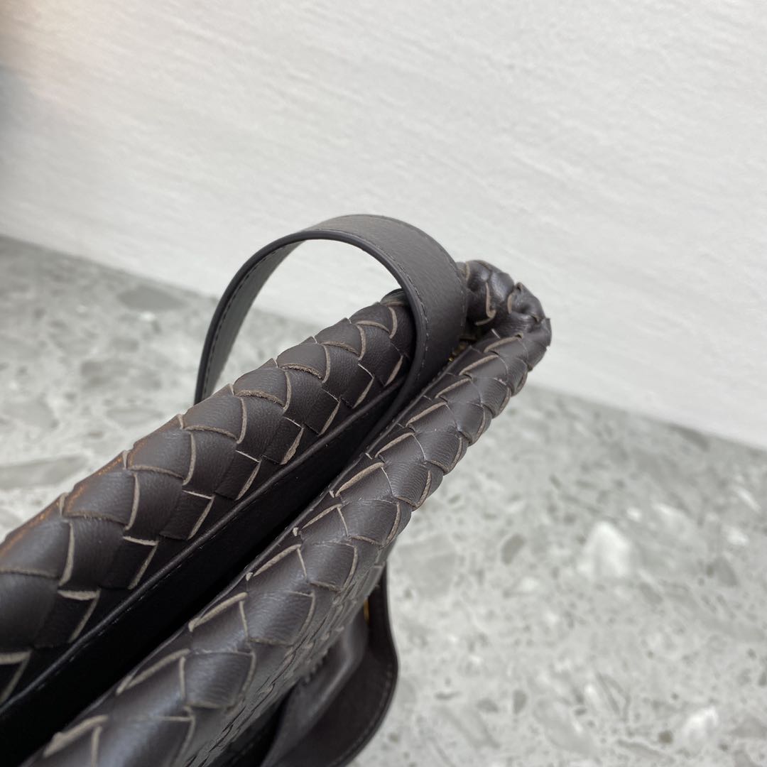 Bottega Veneta Intrecciato Shoulder Bag Purple. For Women. Women's Bags 10.2in/26cm - Soul Replicas