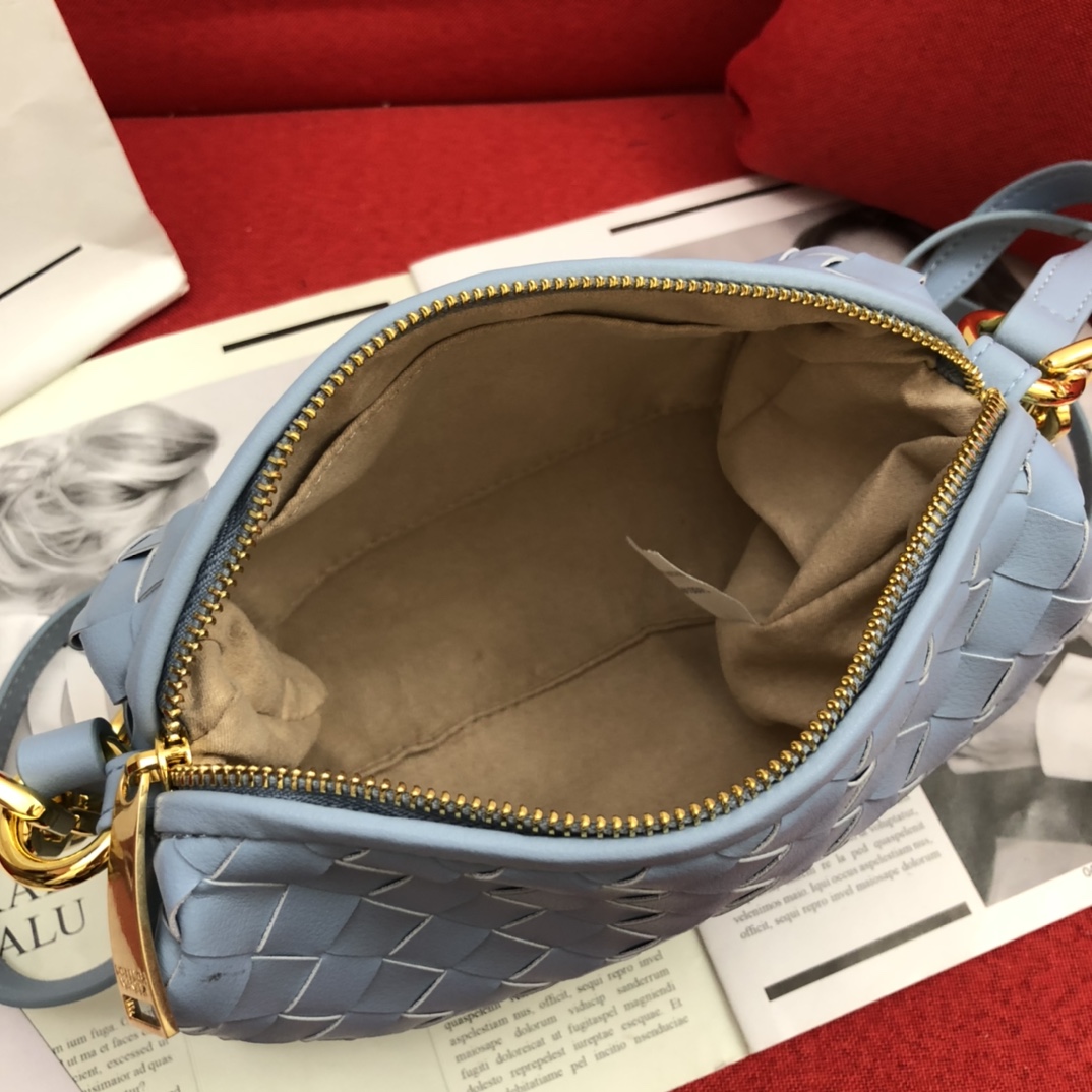 Bottega Veneta Crossbody Bag Blue. For Women. Women-s Bags 9.4in/24cm - Soul Replicas