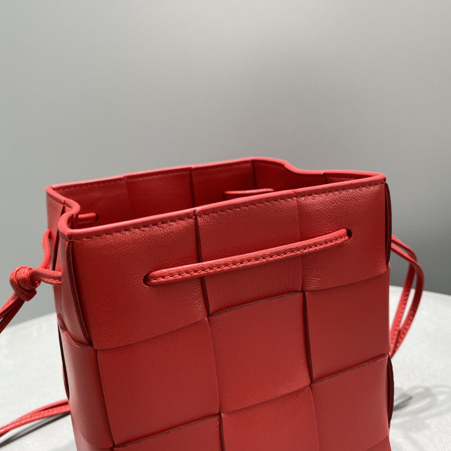 Bottega Veneta Mini Cassette Bucket Bag Red. For Women. Women-s Bags 5.5in/14cm 680217VCQC46358 - Soul Replicas