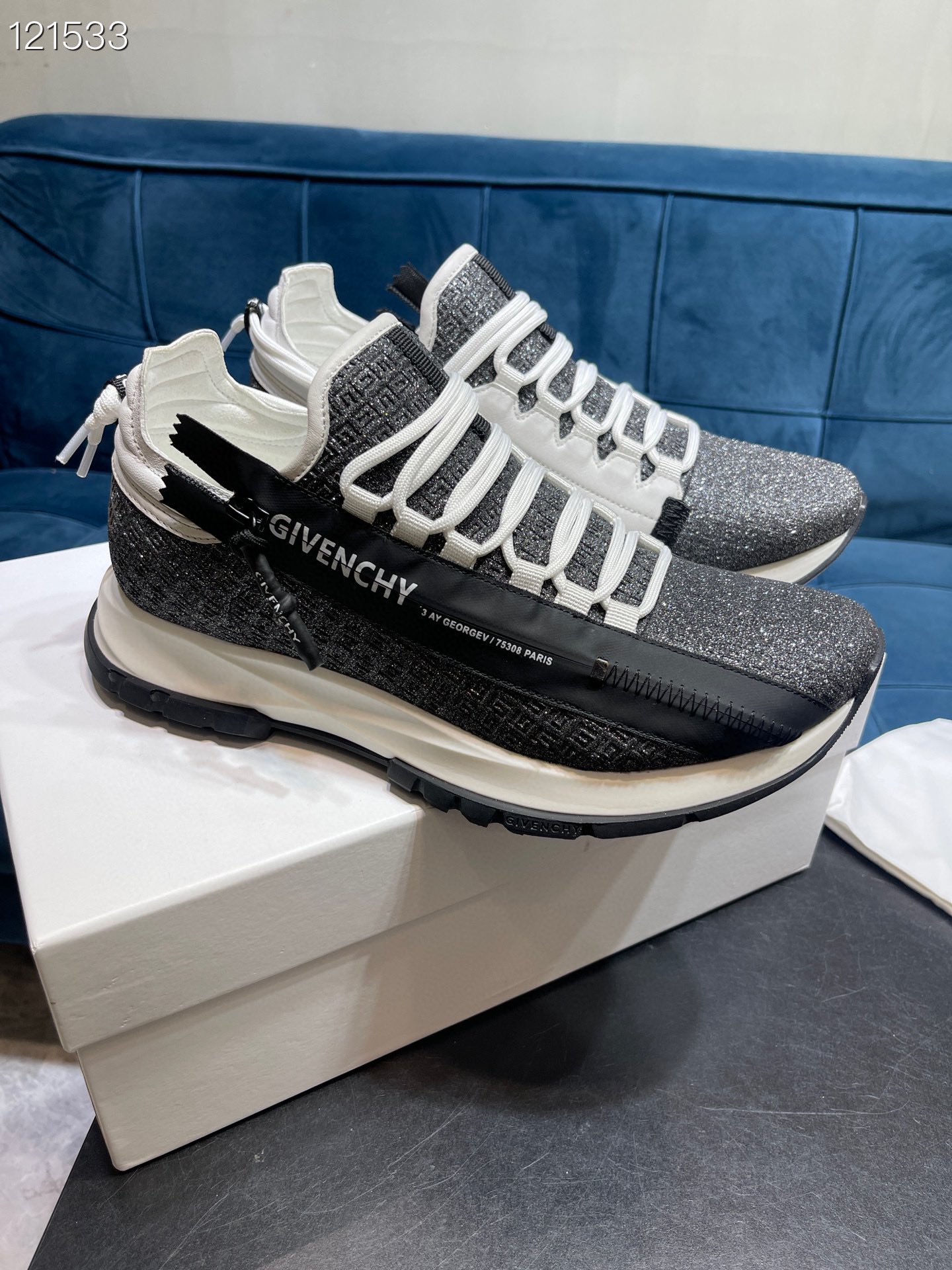 Givenchy Specter Low Runner Black And White For Men - Soul Replicas