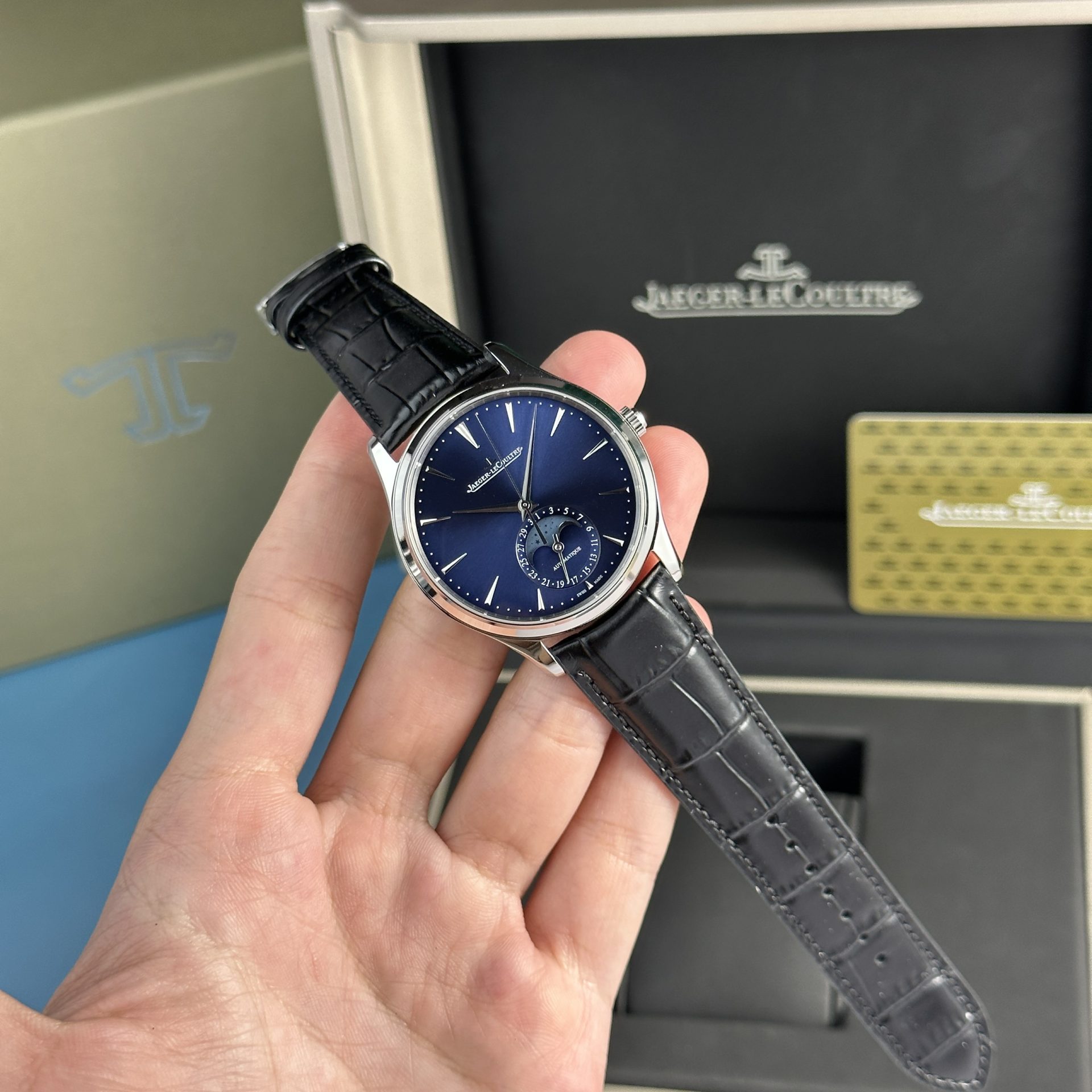 Jaeger Lecoultre Replica Watches Master Ultrathin Moon Blue Dial 39mm - Soul Replicas