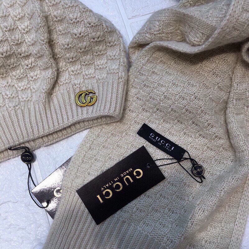 Gucci Beanie & Scarf Set In Beige - Soul Replicas
