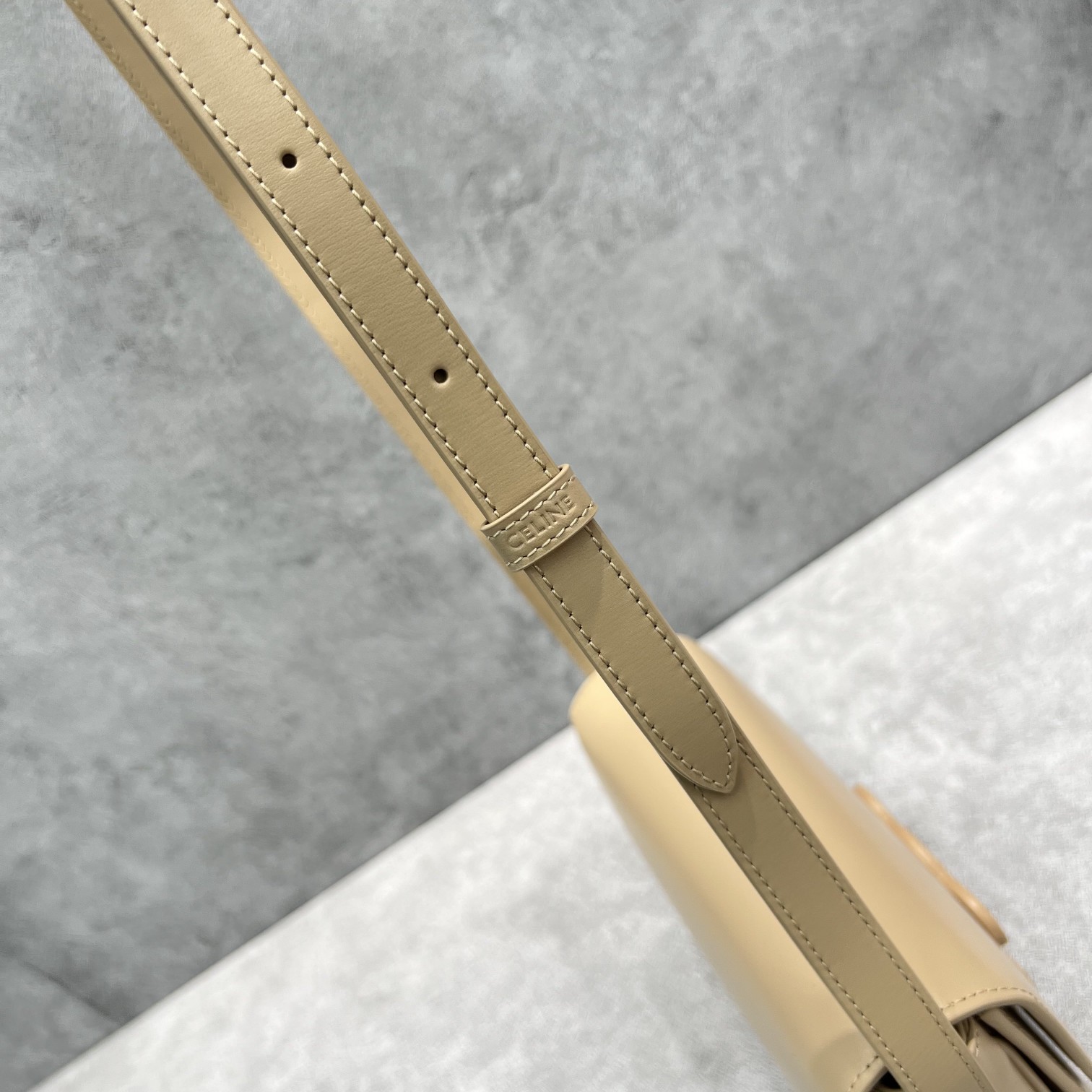 Celine Classique Cuir Triomphe Bag Beige For Women 9in/22cm - Soul Replicas