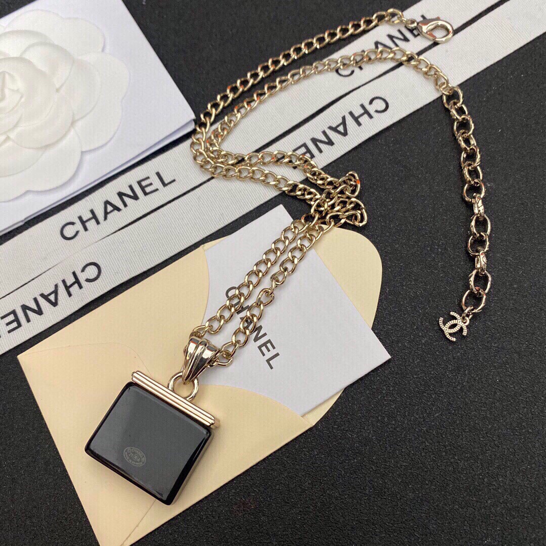 ChanelN5 Necklace - Soul Replicas