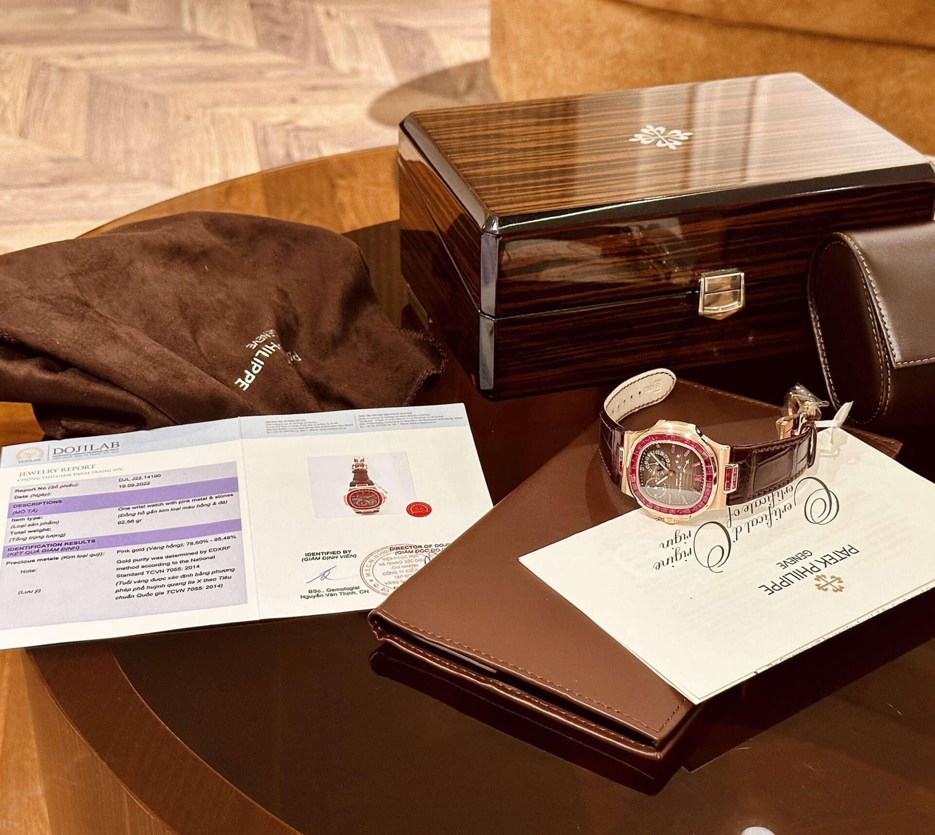 Patek Philippe Nautilus 5724 Gold Wrapped With Ruby Bezel 40mm - Soul Replicas