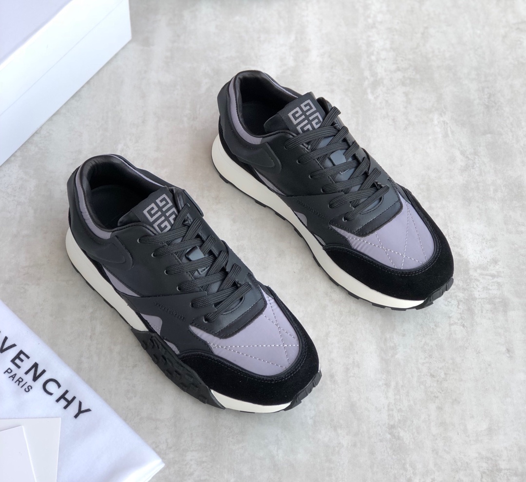 Givenchy GIV Runner Sneakers Black For Men GVC - Soul Replicas
