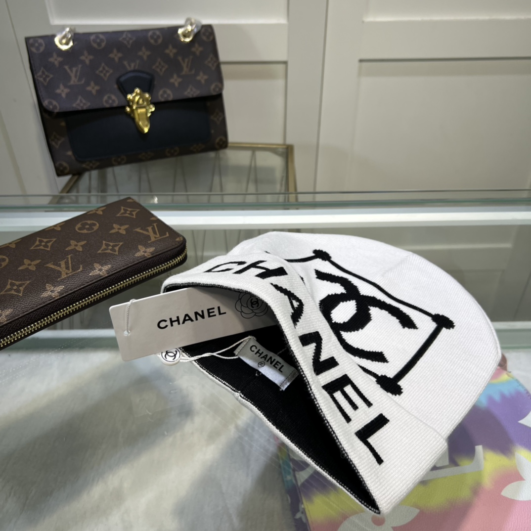 Chanel Beanie In White - Soul Replicas