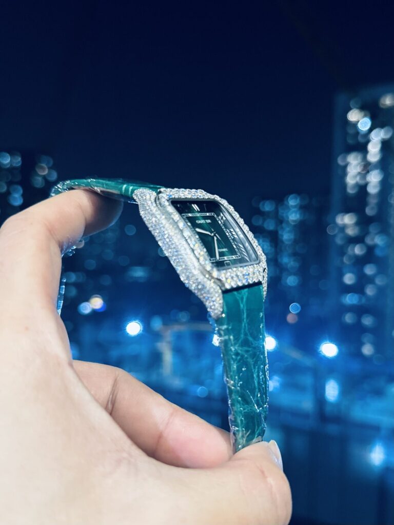 Cartier Santos With Green Moissanite Replica Watch 39.8mm - Soul Replicas