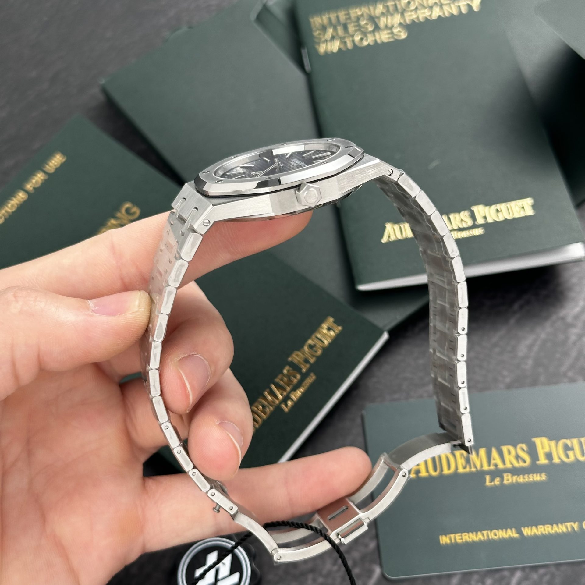 Audemars Piguet Replica Watches Royal Oak Jumbo Extra-Thin 15202ST Blue Dial 39mm - Soul Replicas