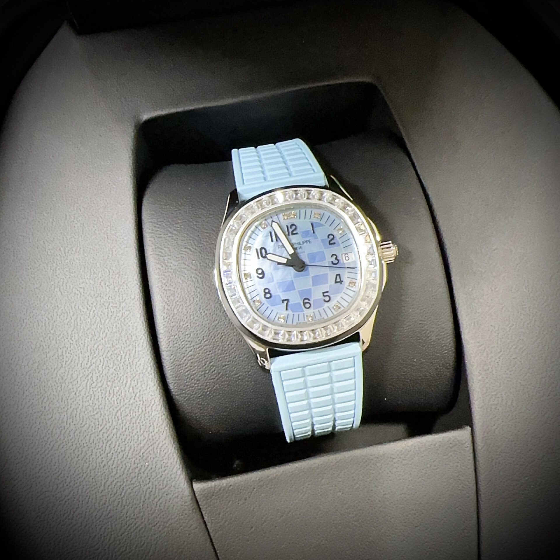 Patek Philippe Aquanaut 5072R Replica Watch Blue Diamond PP Factory 35.6mm - Soul Replicas