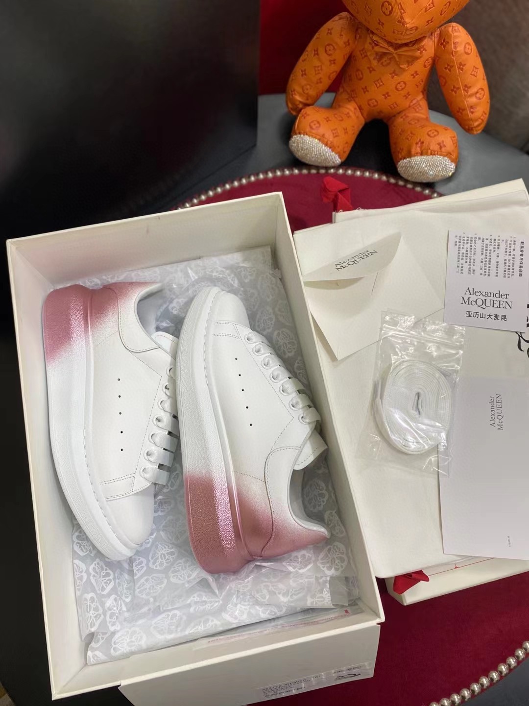 Alexander McQueen Oversized Sneaker White/PiNike For Women - Soul Replicas