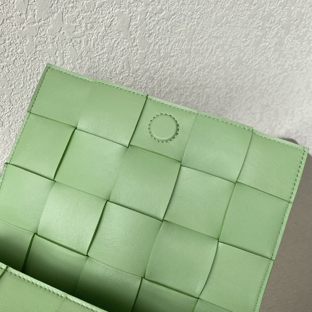 Bottega Veneta Cassette Green. For Women. Women's Bags 9in/23cm - Soul Replicas