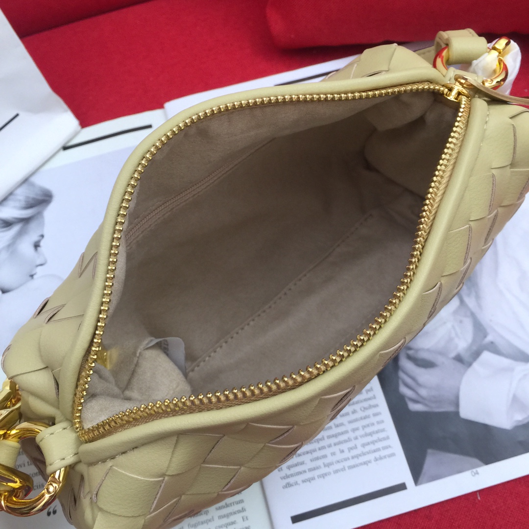 Bottega Veneta Crossbody Bag Beige. For Women. Women-s Bags 9.4in/24cm - Soul Replicas