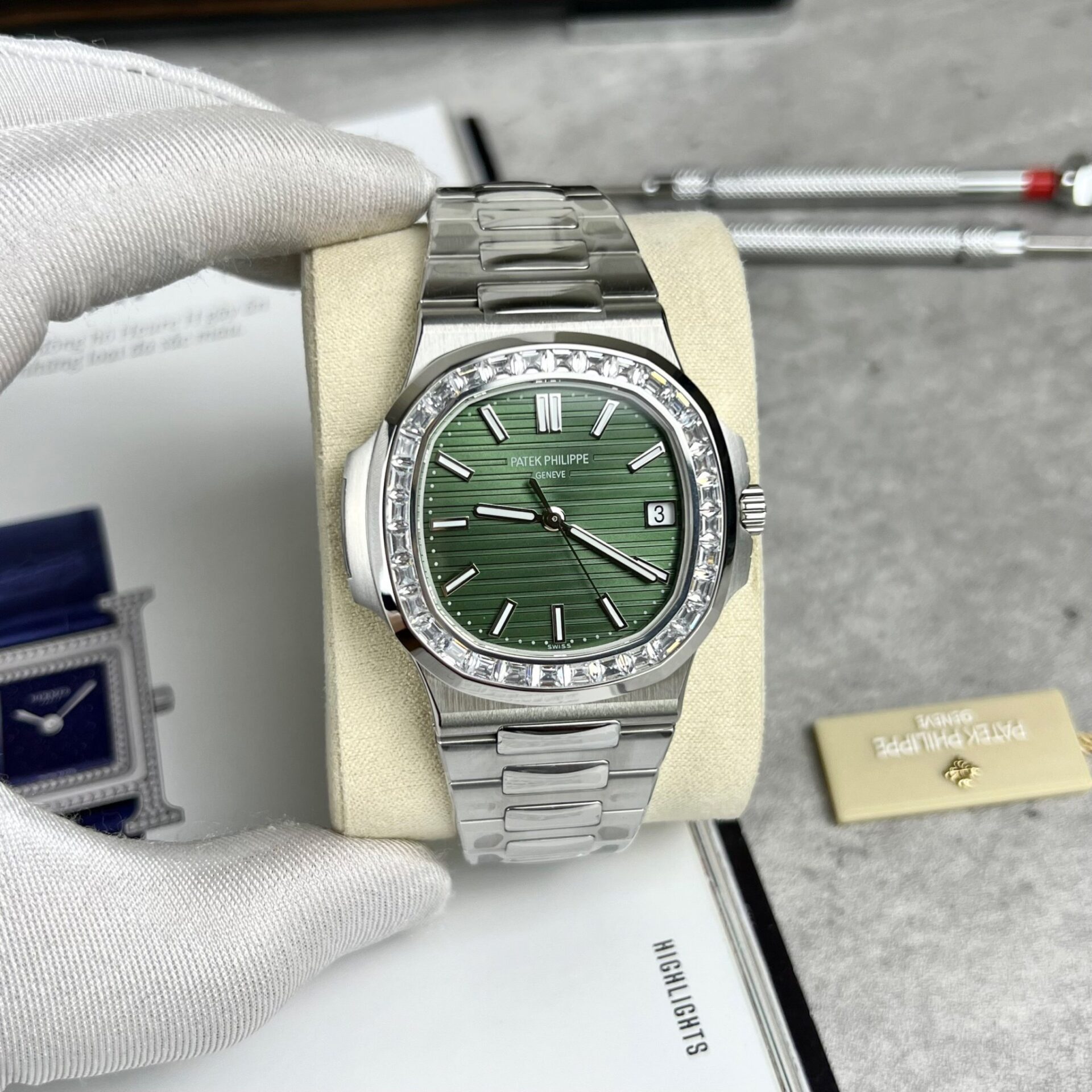 Patek Philippe Replica Watch Nautilus 5723 Green Dial 40mm - Soul Replicas