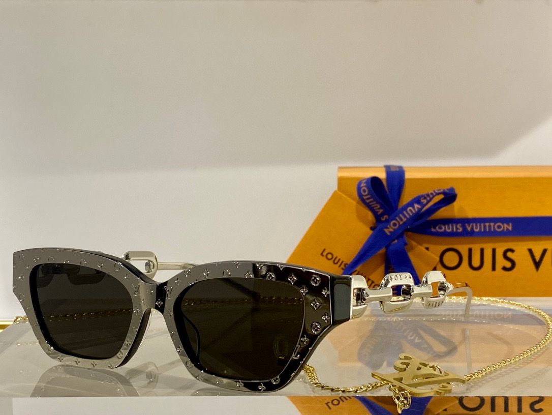 Louis Vuitton Edge Cat Eye Sunglasses - Soul Replicas