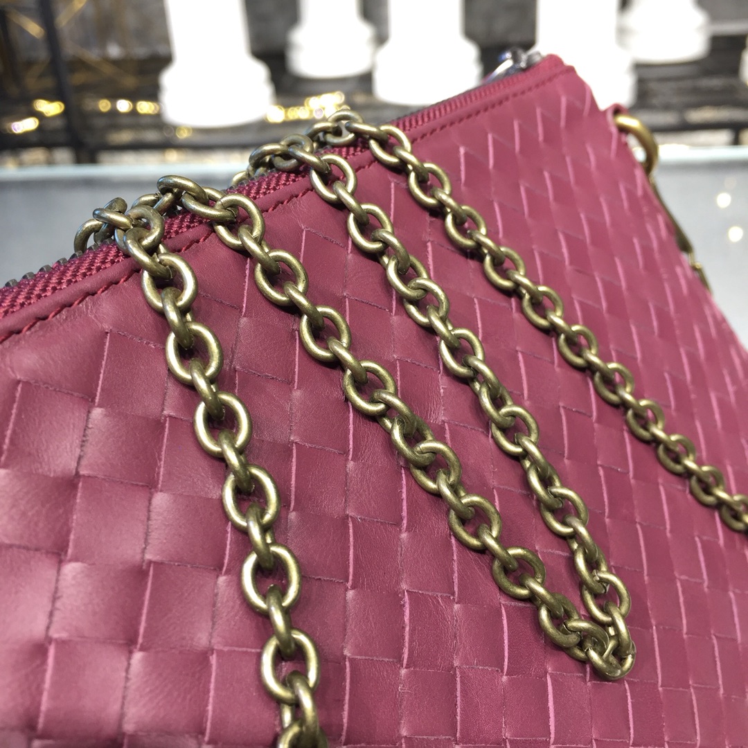 Bottega Veneta Chain Shoulder Bag Dark Red. For Women. Women's Bags 9.6in/24.5cm - Soul Replicas