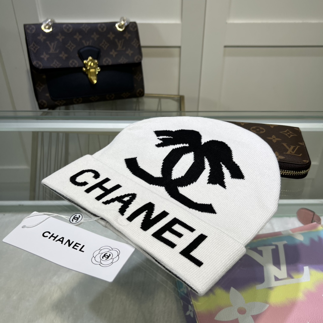 Chanel Beanie In White - Soul Replicas