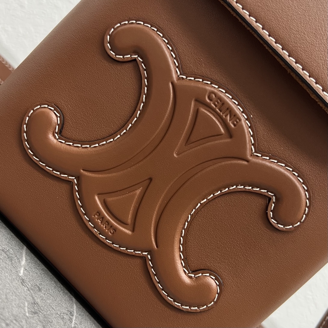 Celine Medium Box Cuir Triomphe Tan For Women 6in/16cm 199253DU3.04LU - Soul Replicas