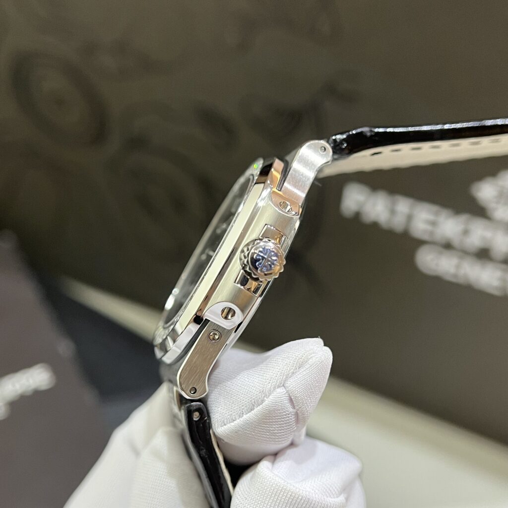 Patek Philippe Replica Watch Nautilus 5724G Blue Dial Leather Strap 40mm - Soul Replicas