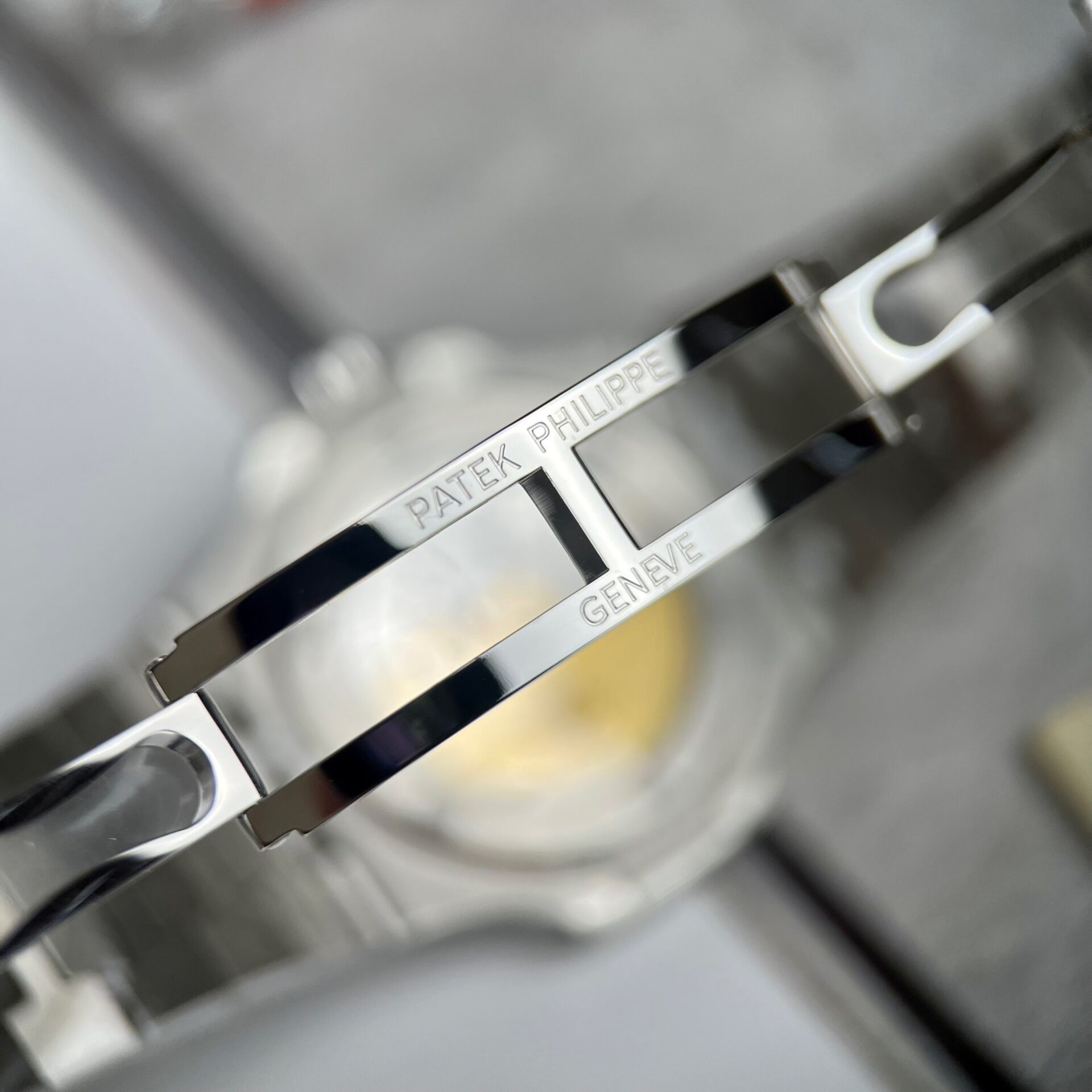 Patek Philippe Replica Watch Nautilus 5723 Green Dial 40mm - Soul Replicas