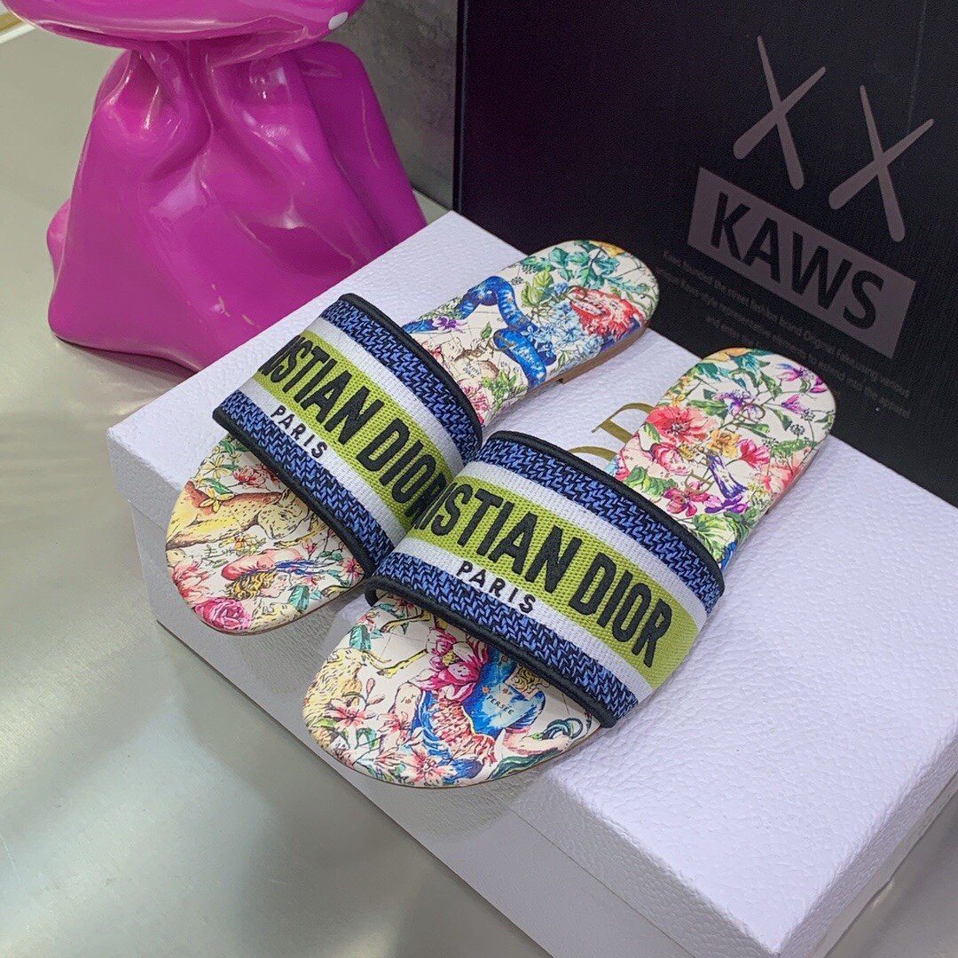 Christian Dior Women's Dway Slide White Multicolor For Women CD KCQ209CSE_S43L - Soul Replicas