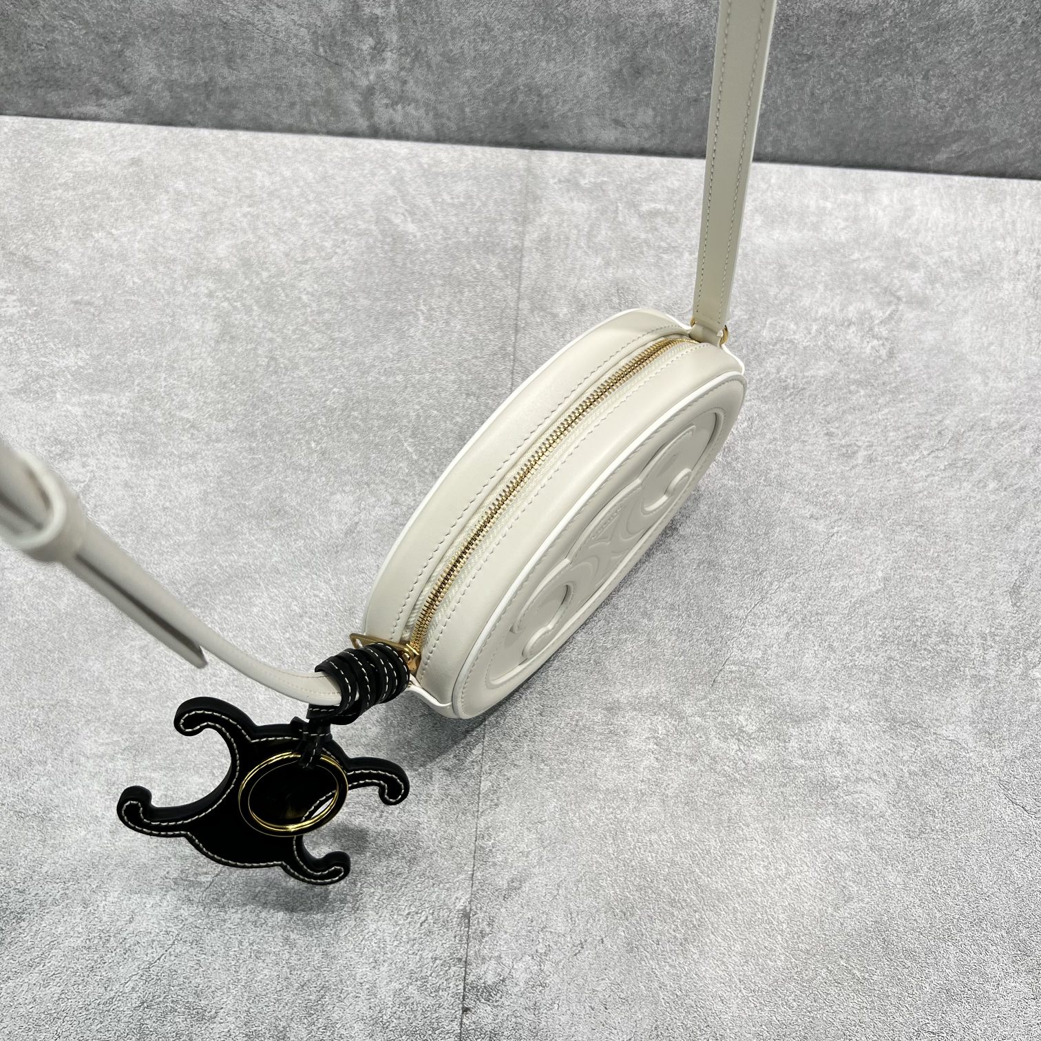 Celine Crossbody Oval Purse Cuir Triomphe White For Women 6in/16cm - Soul Replicas