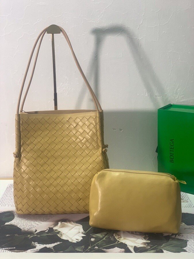 Bottega Veneta Handle Bag Yellow. For Women. Women's Bags 12.6in/32cm - Soul Replicas