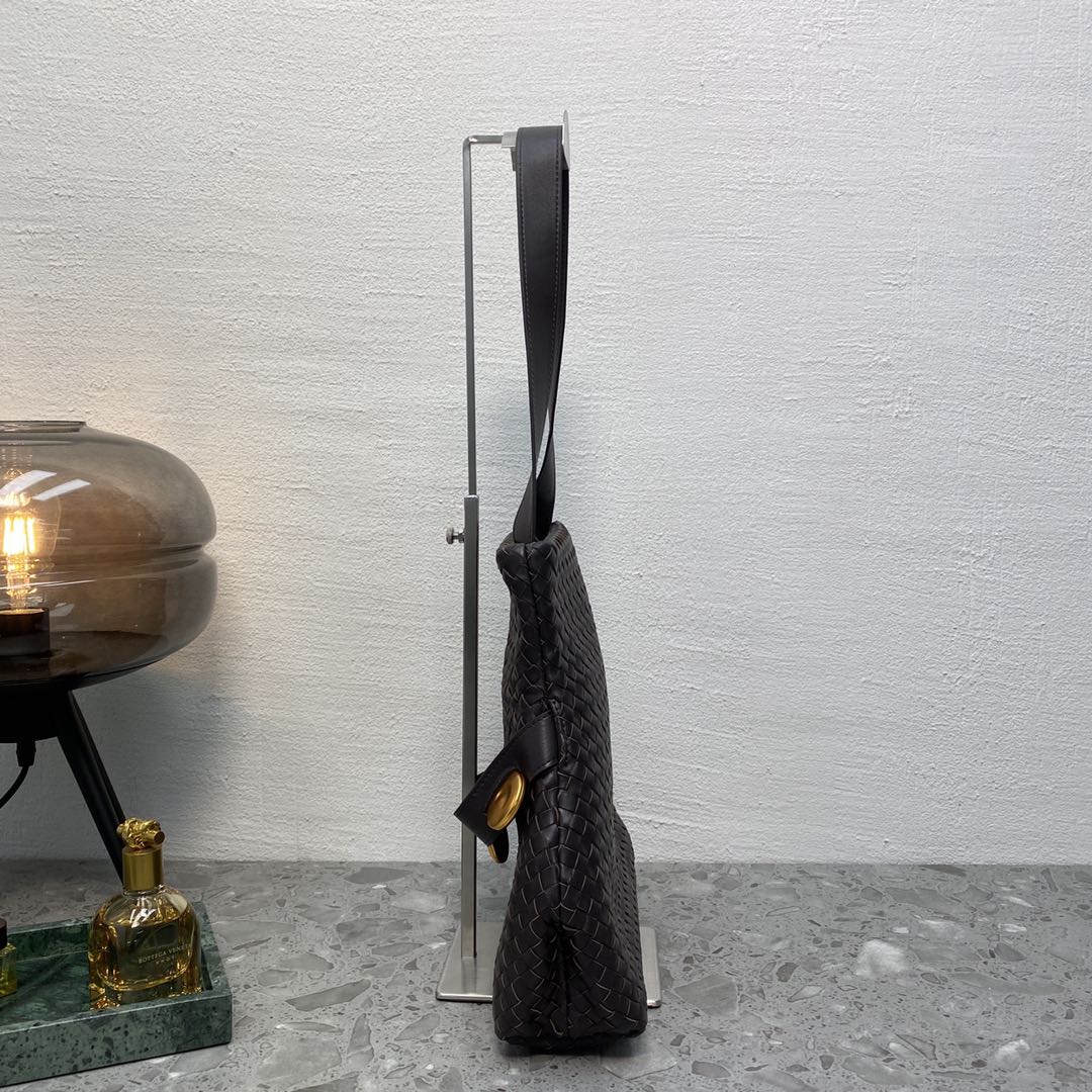 Bottega Veneta Intrecciato Shoulder Bag Black. For Women. Women's Bags 10.2in/26cm - Soul Replicas