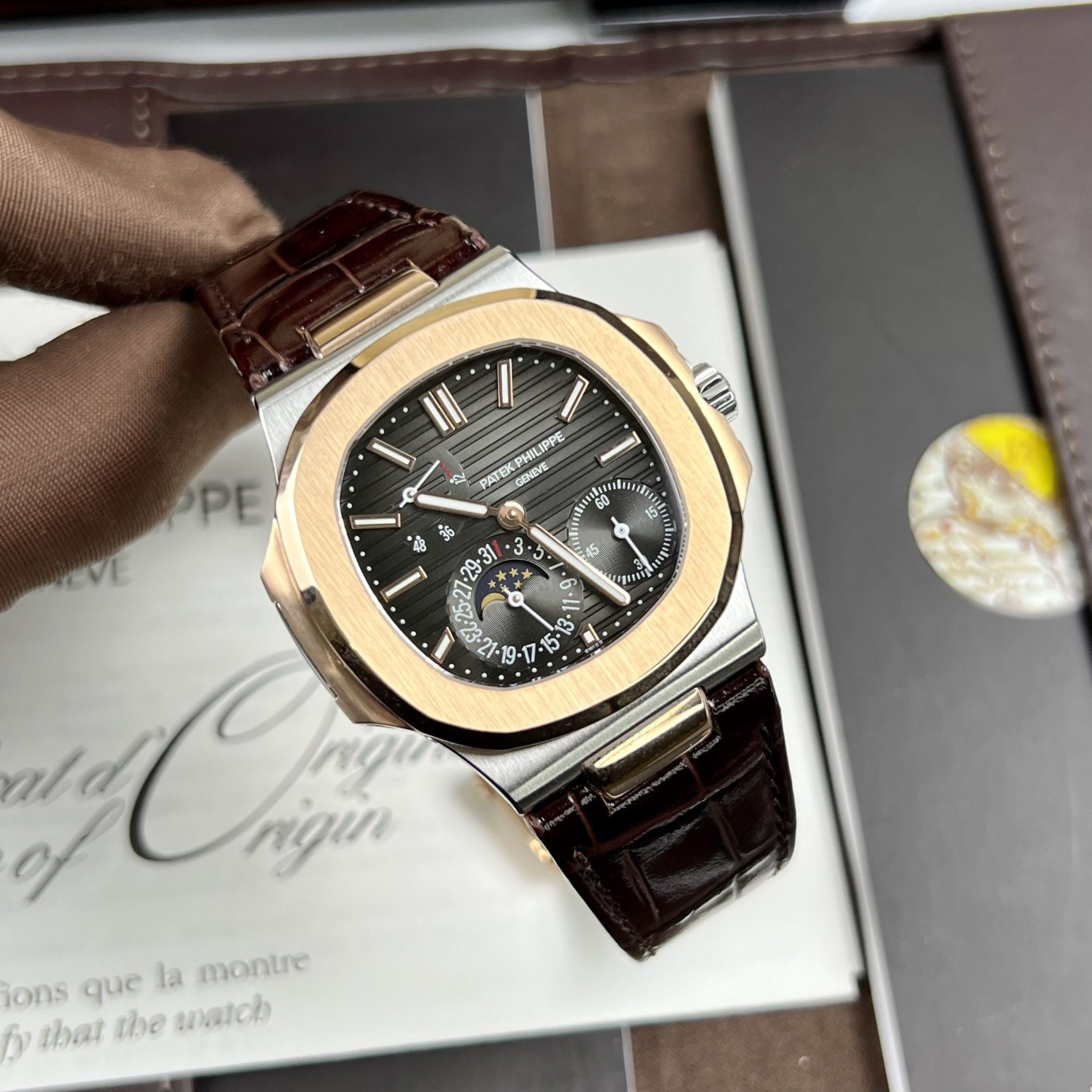 Patek Philippe Replica Watch Nautilus 5712 Demi Rose Gold GR Factory 40mm - Soul Replicas