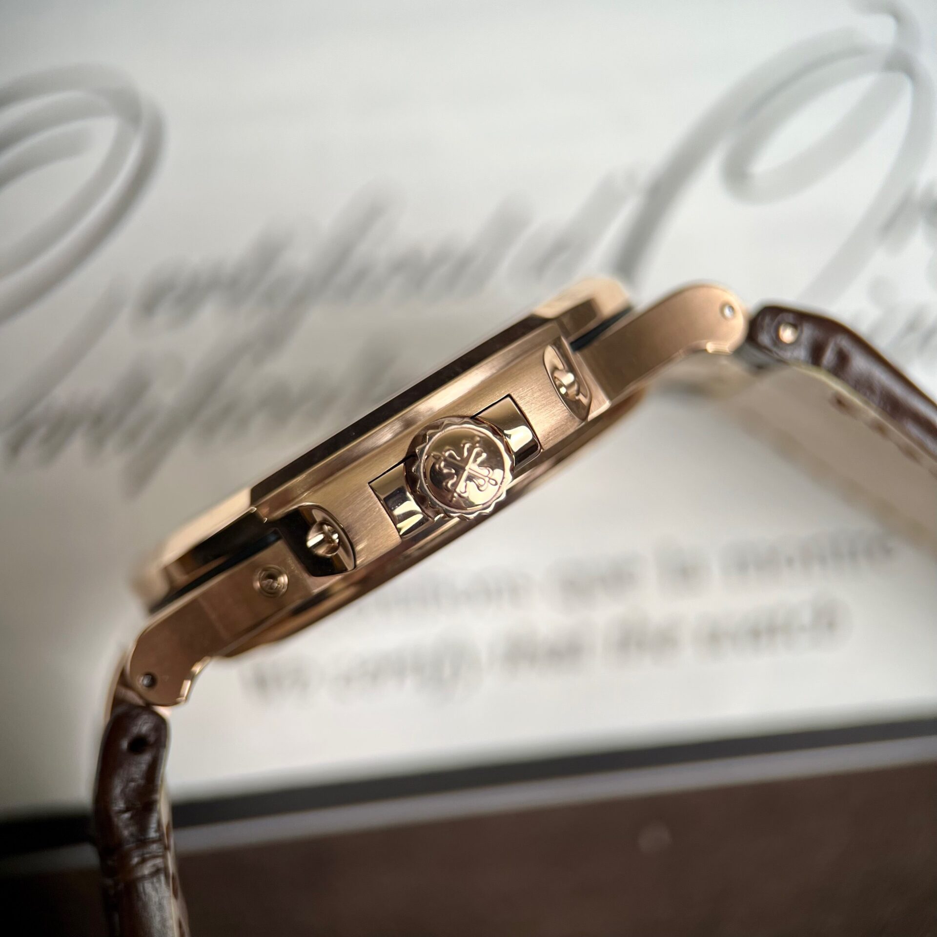 Patek Philippe Replica Watch Nautilus 5712R Chocolate Dial Gold Wrapped 40mm - Soul Replicas