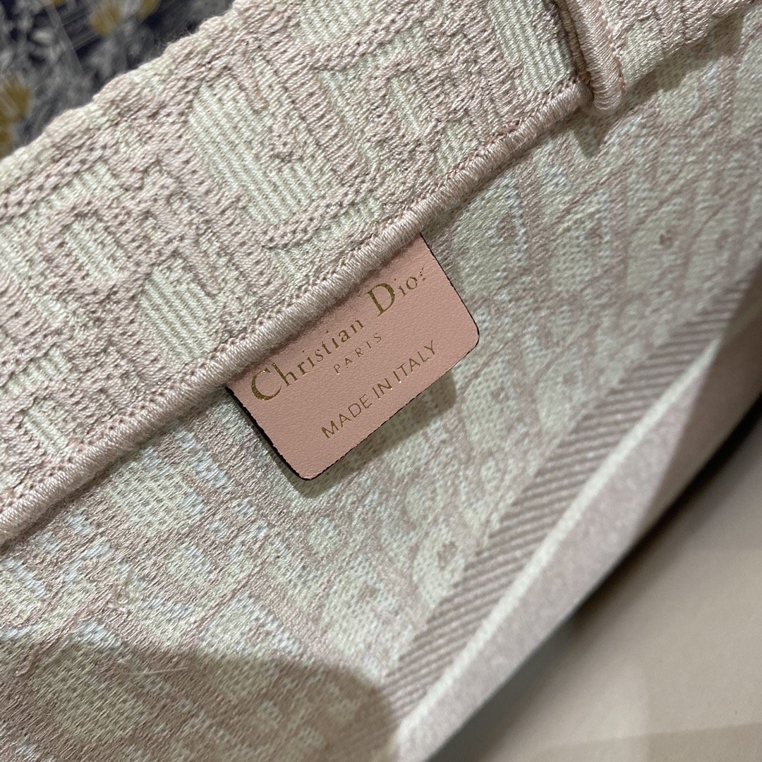 Christian Dior Large Dior Book Tote Rose Des Vents Dior Oblique Embroidery. Pink. For Women Women's Handbags. Shoulder Bags. 42cm CD - Soul Replicas