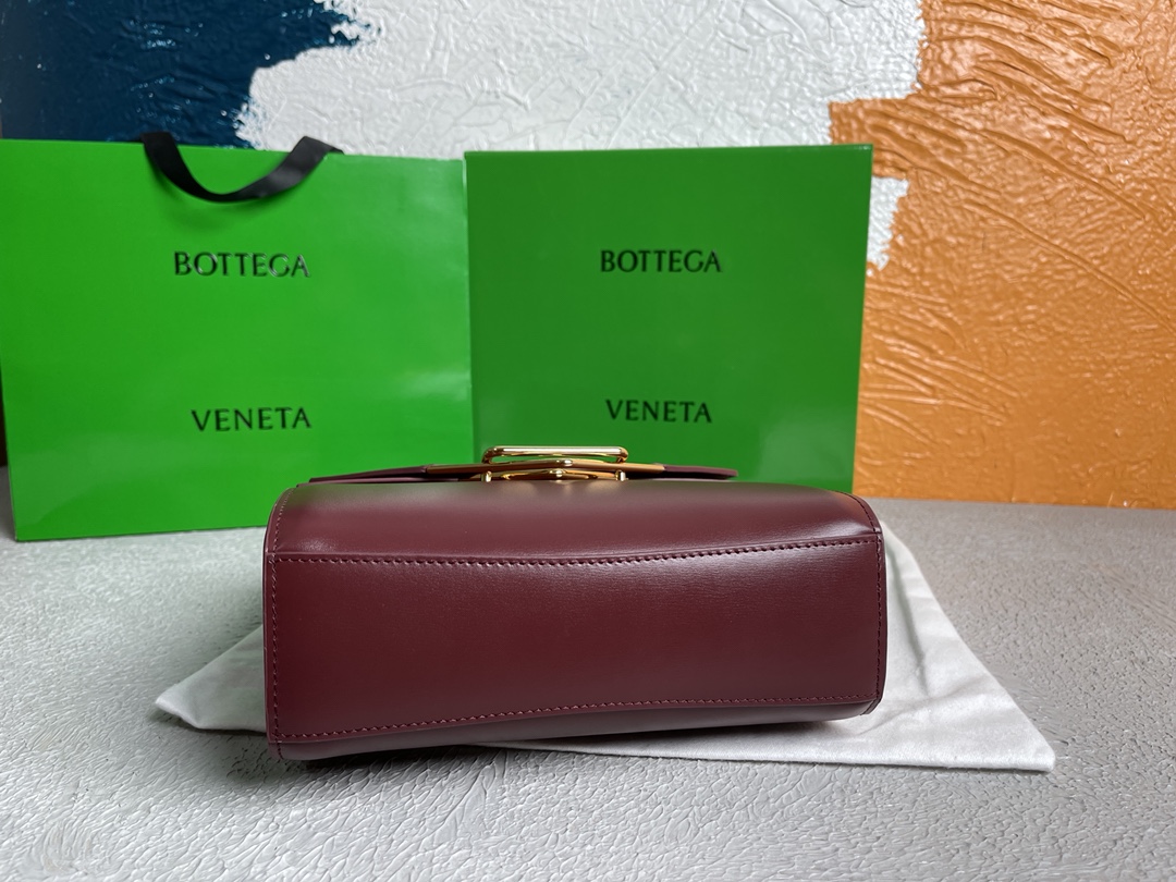 Bottega Veneta Clip Bag Purple. For Women. Women's Bags 9in/23cm - Soul Replicas