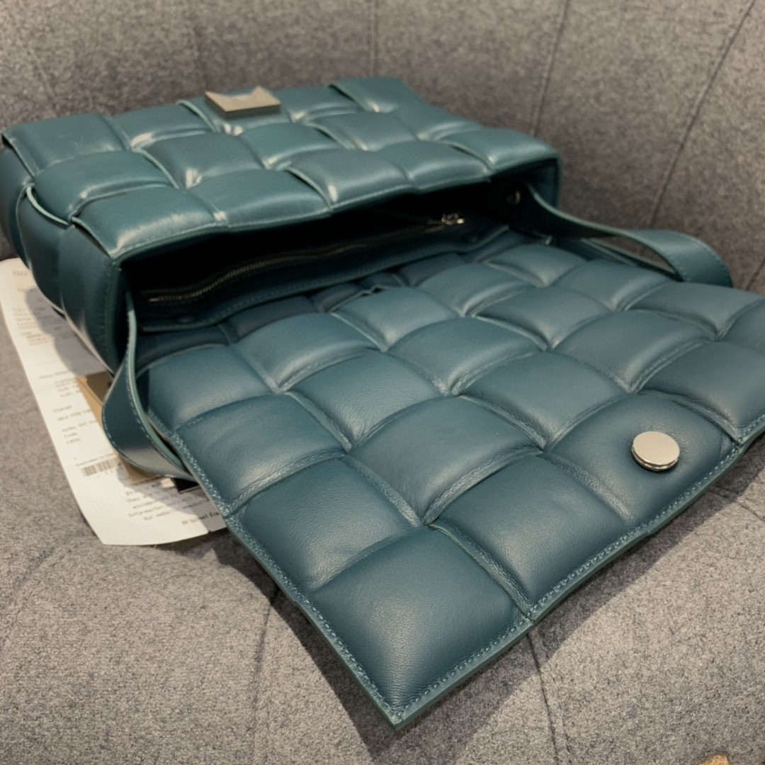 Bottega Veneta Padded Cassette Bag For Women 10.2in/26cm In Blue 591970VCQR13118 - Soul Replicas