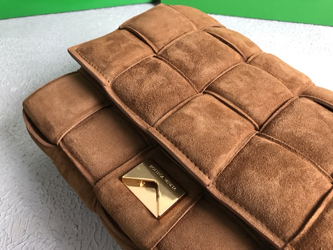 Bottega Veneta Chain Cassette Acorn. For Women. Women's Bags 10.2in/26cm 631421V04N07745 - Soul Replicas